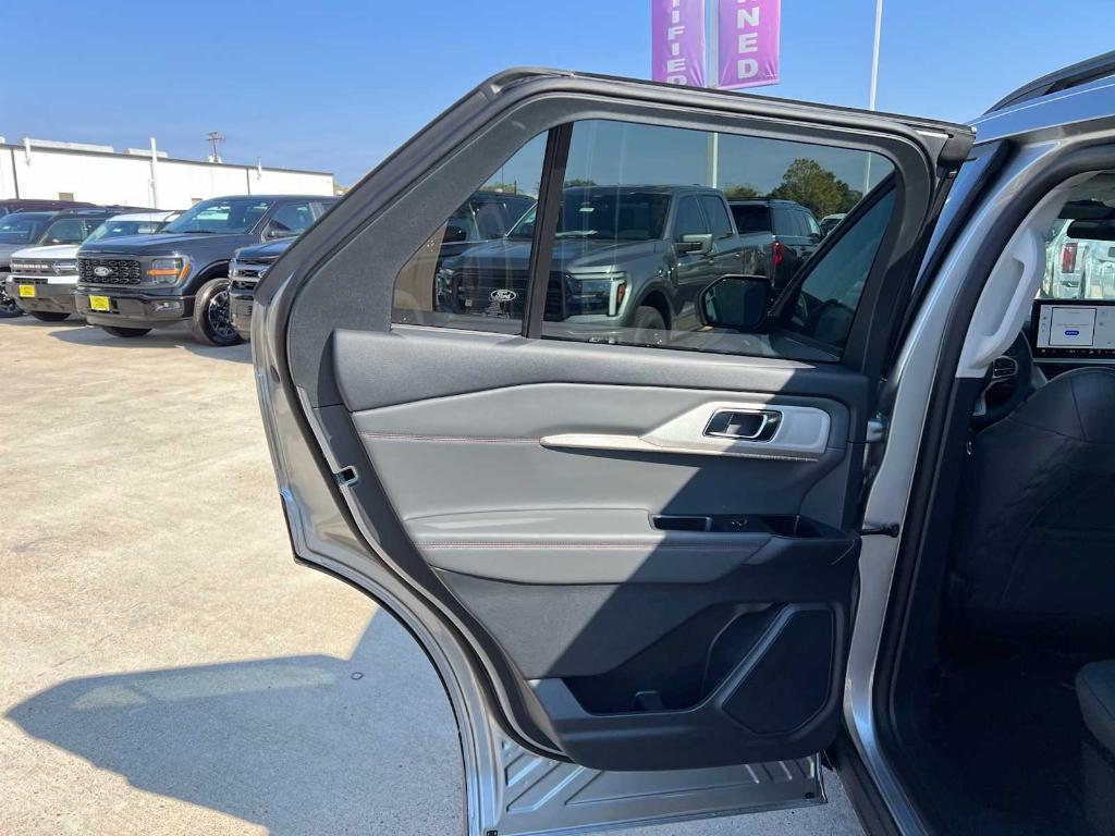 new 2025 Ford Explorer car, priced at $40,210