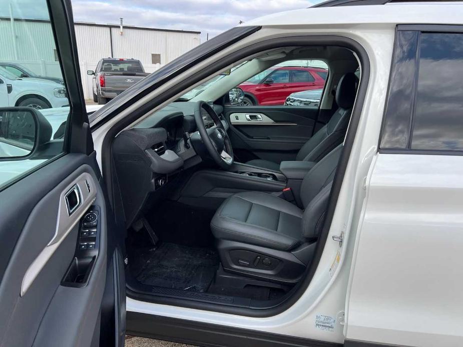 new 2025 Ford Explorer car, priced at $41,505