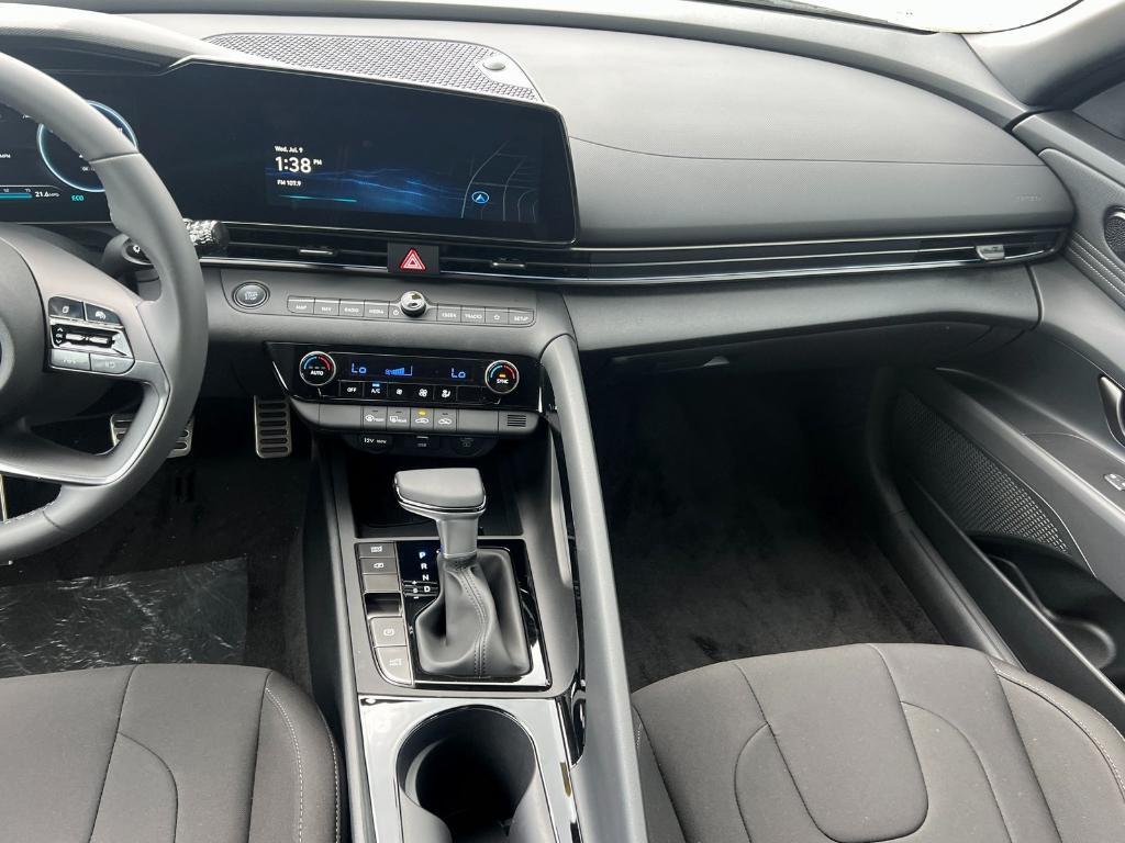 new 2025 Hyundai ELANTRA HEV car, priced at $28,925