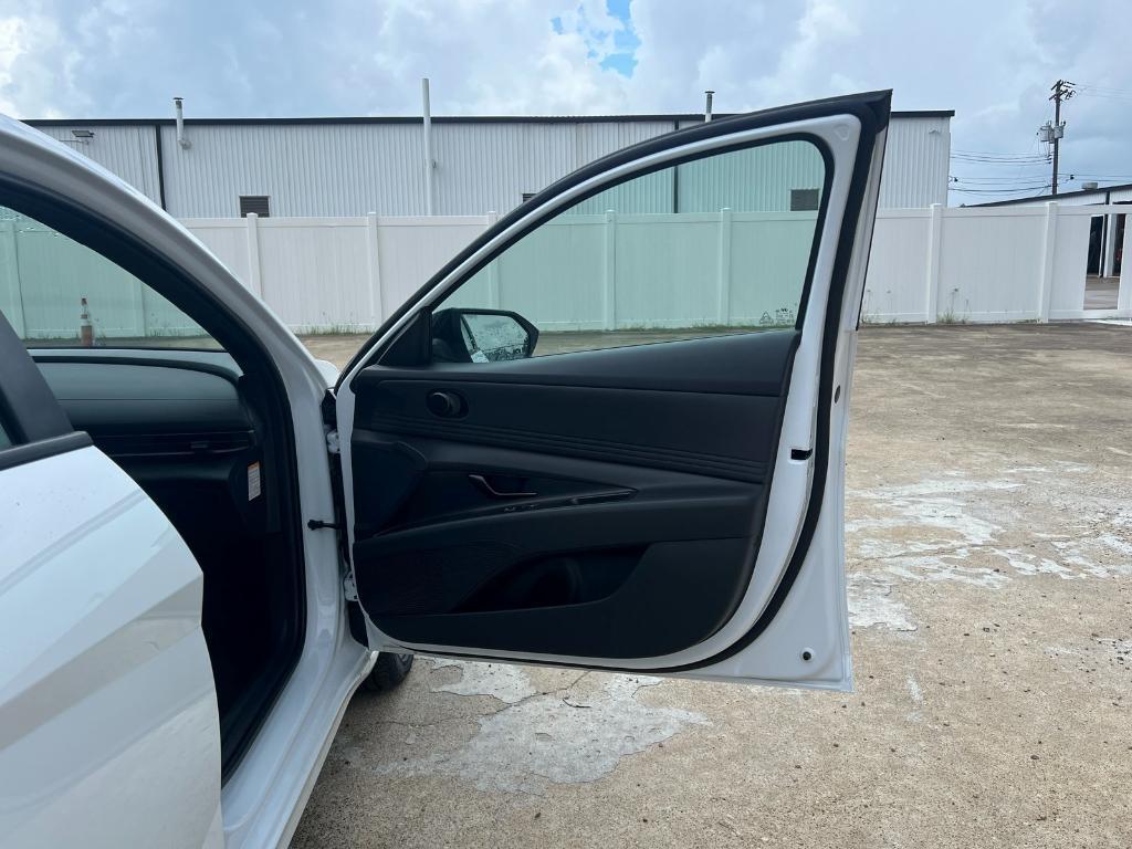 new 2025 Hyundai ELANTRA HEV car, priced at $28,925