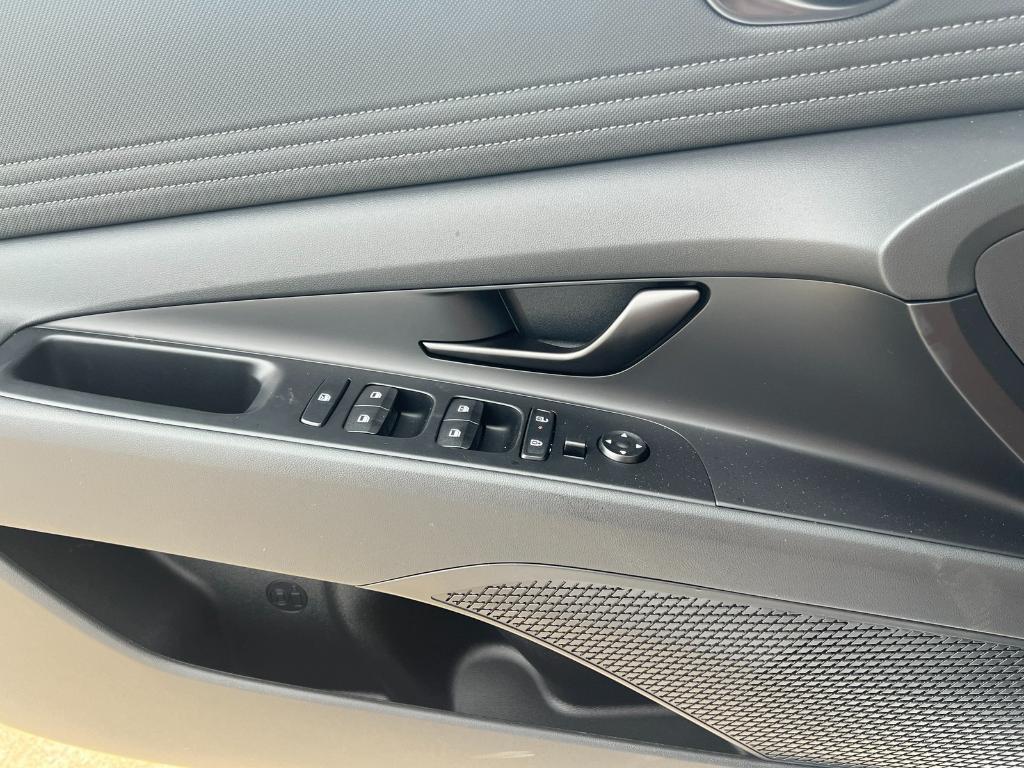 new 2025 Hyundai ELANTRA HEV car, priced at $28,925