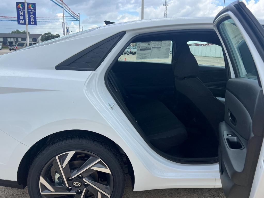 new 2025 Hyundai ELANTRA HEV car, priced at $28,925