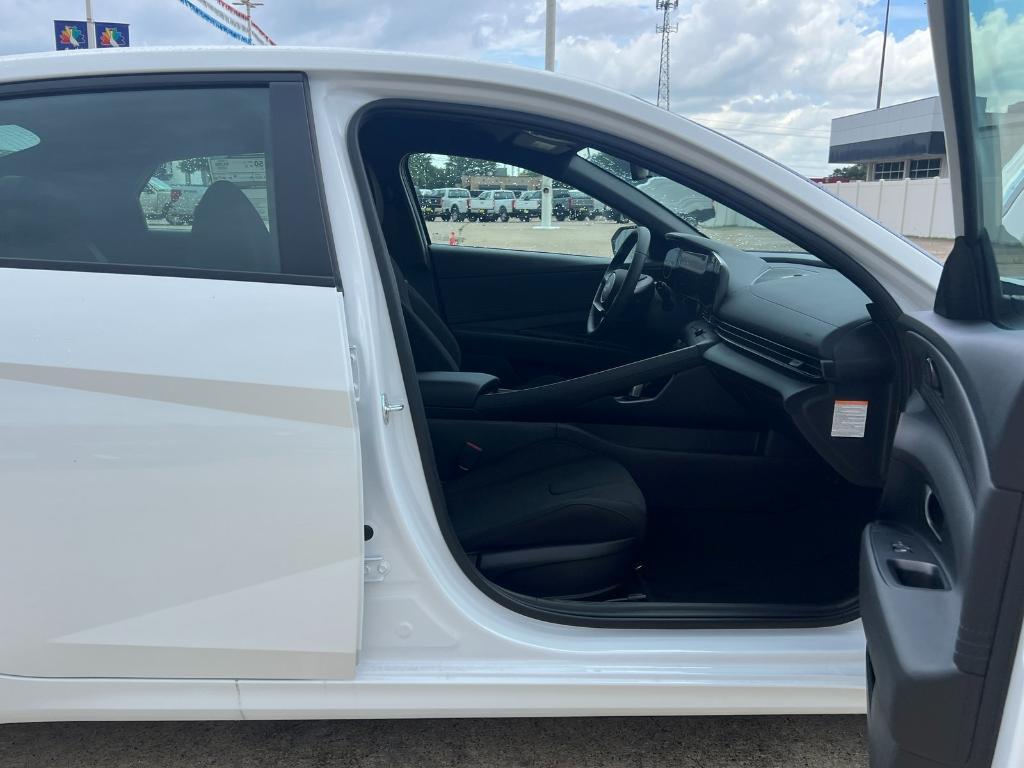new 2025 Hyundai ELANTRA HEV car, priced at $28,925