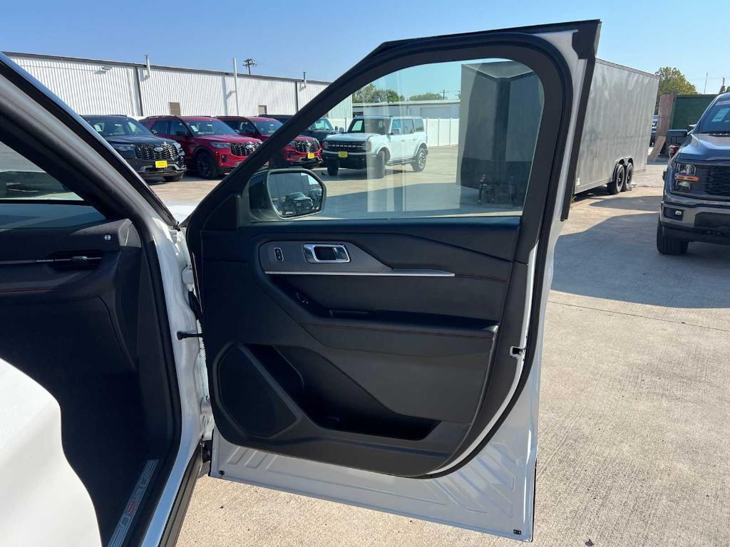 new 2025 Ford Explorer car, priced at $47,640