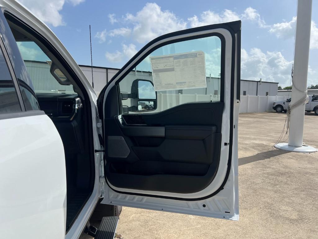 new 2025 Ford F-350 car, priced at $76,000