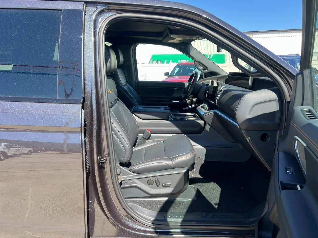 new 2025 Ford Expedition car, priced at $80,440