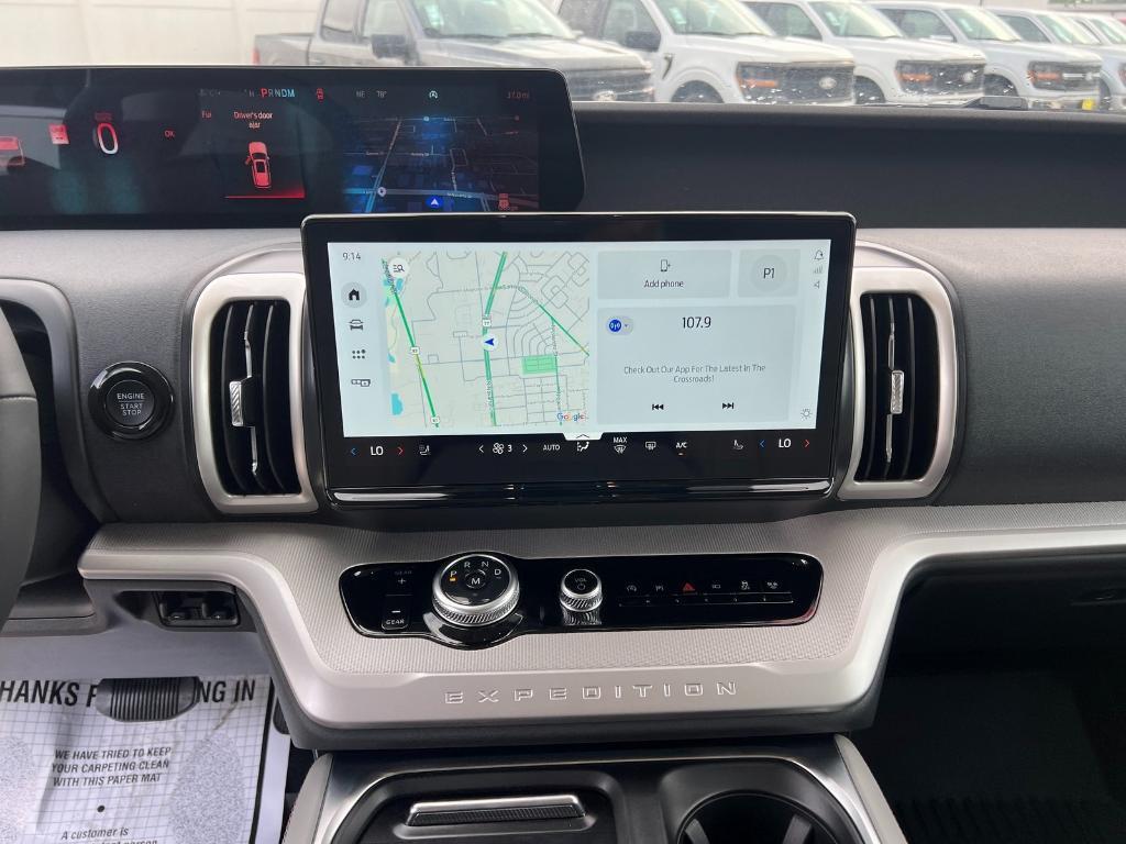 new 2025 Ford Expedition car, priced at $69,365