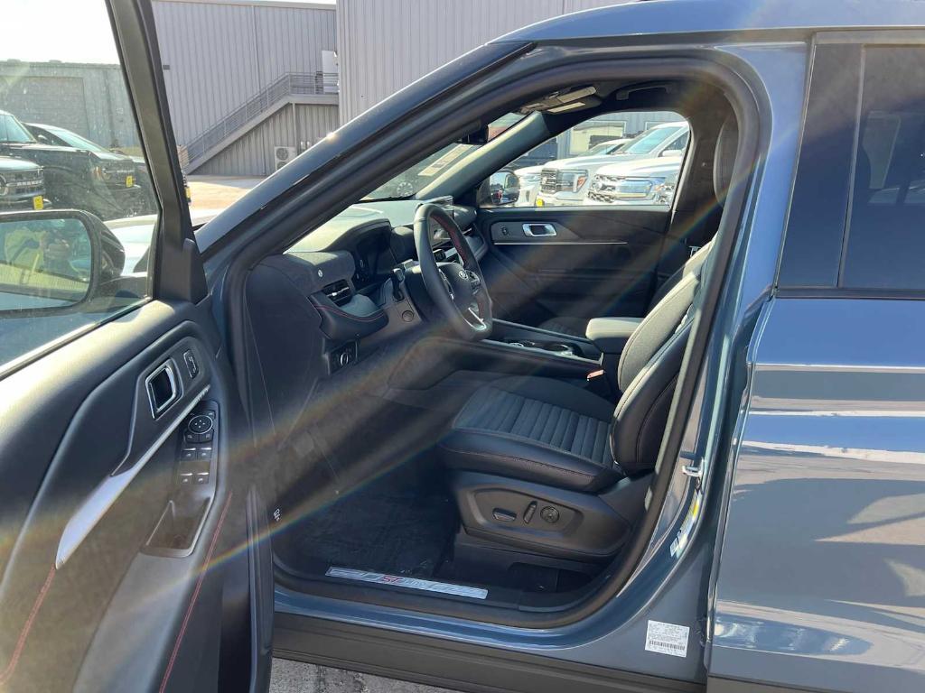 new 2025 Ford Explorer car, priced at $47,540