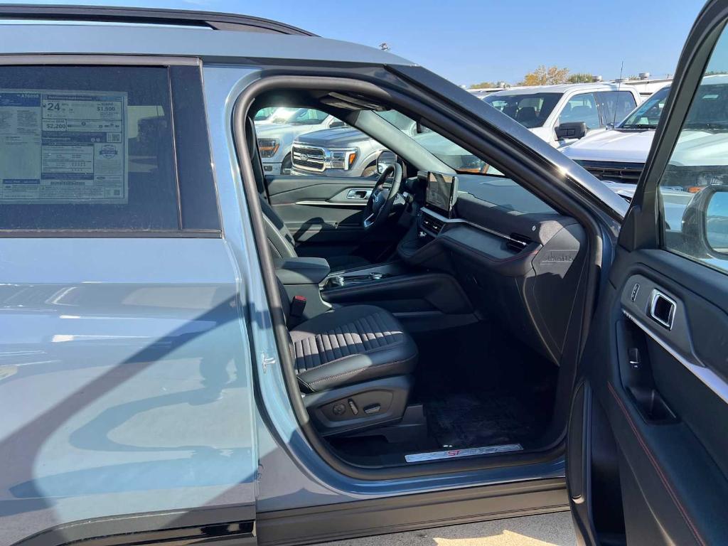 new 2025 Ford Explorer car, priced at $47,540