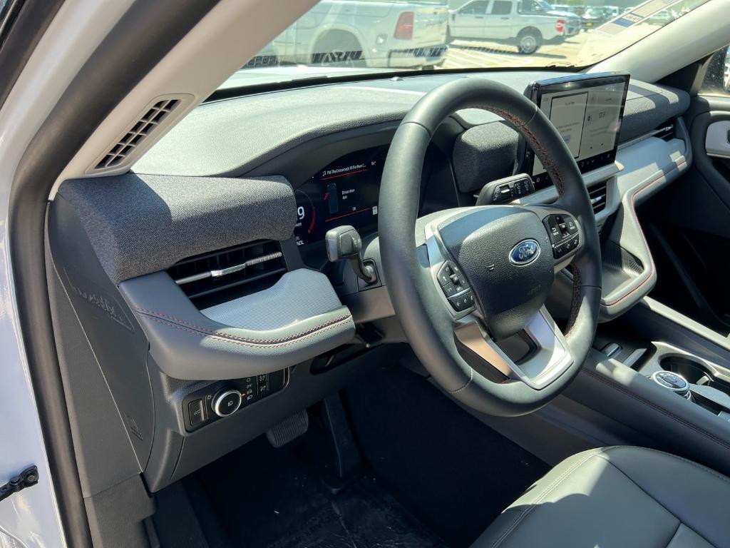 new 2025 Ford Explorer car, priced at $40,765