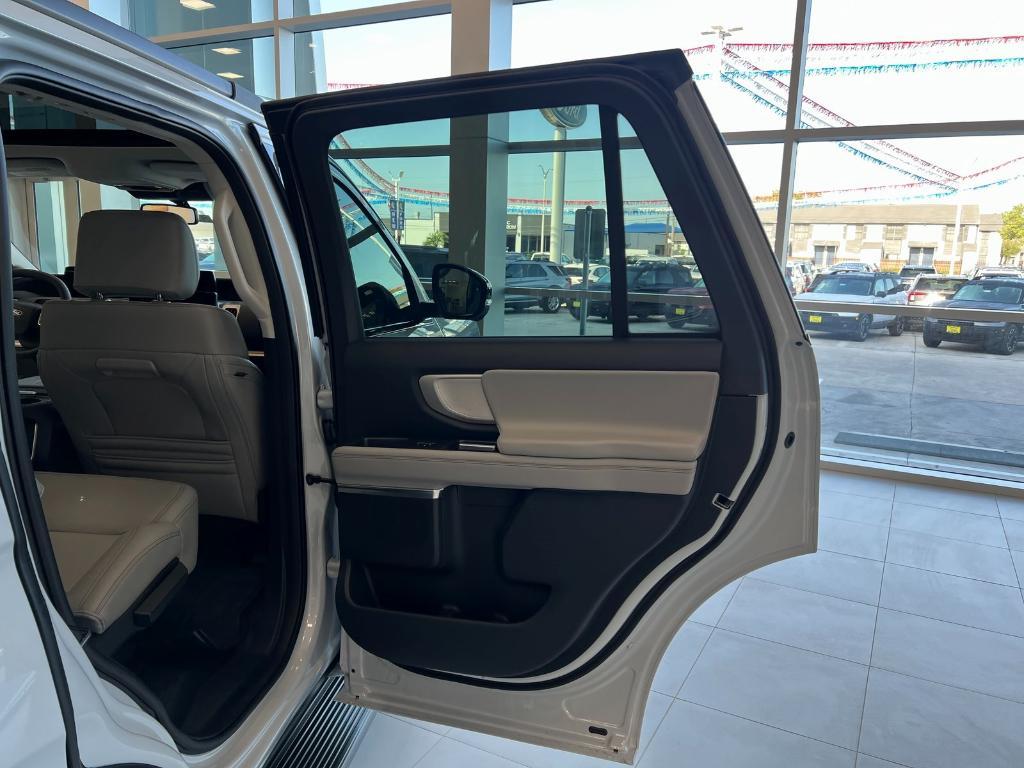 new 2025 Ford Expedition car, priced at $68,410