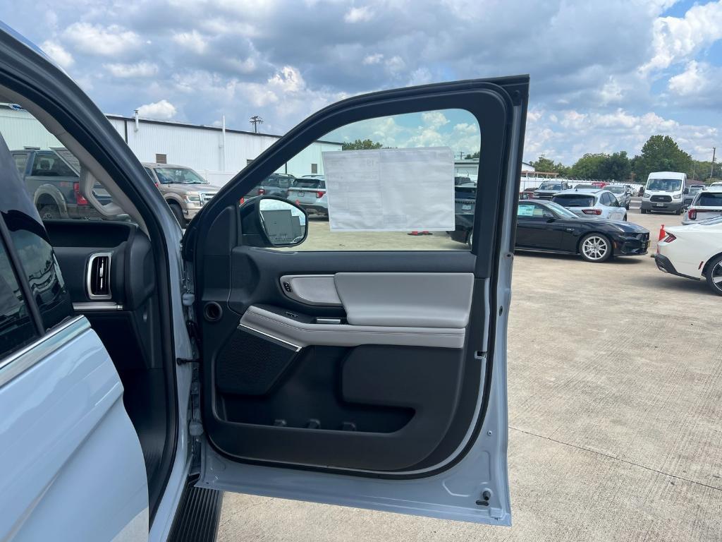 new 2025 Ford Expedition Max car, priced at $72,725
