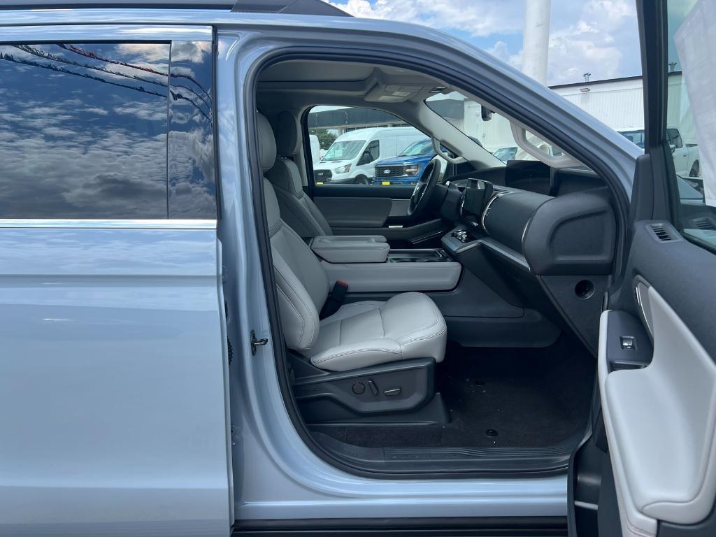 new 2025 Ford Expedition Max car, priced at $72,725