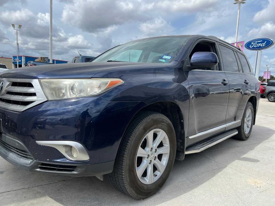 used 2013 Toyota Highlander car, priced at $13,986