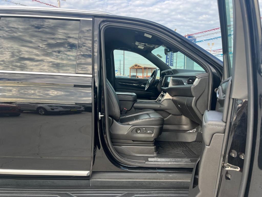 used 2022 GMC Yukon XL car, priced at $49,099