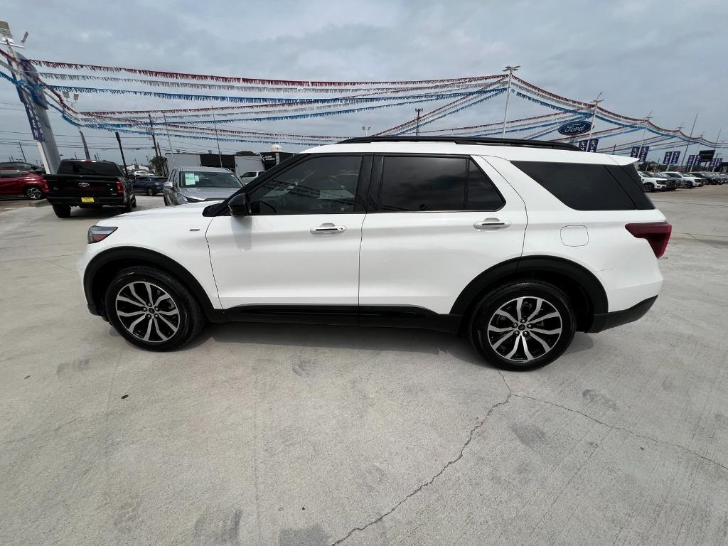 used 2022 Ford Explorer car, priced at $29,656