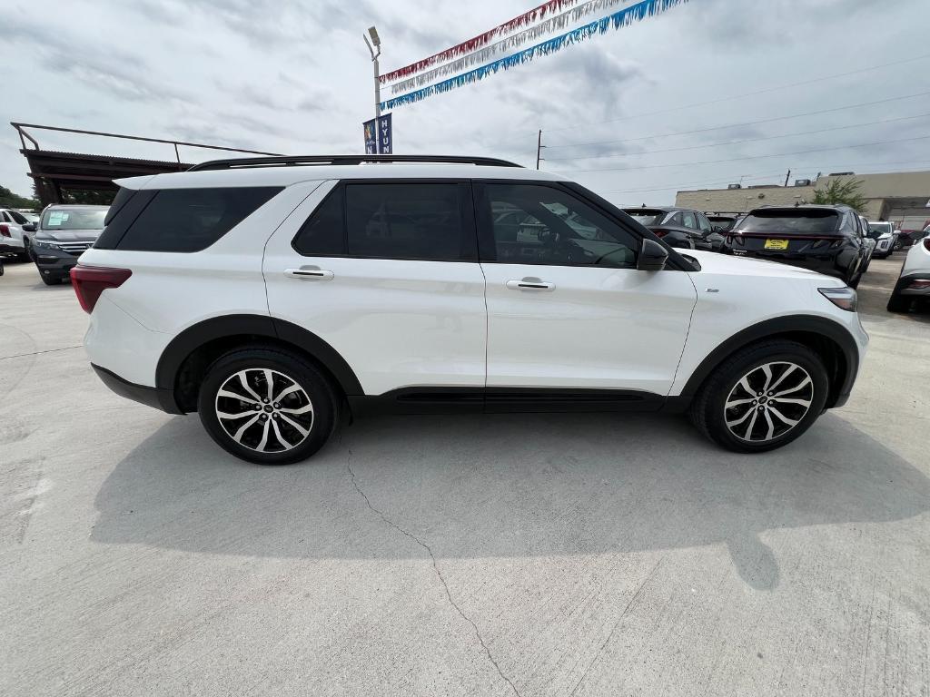 used 2022 Ford Explorer car, priced at $29,656