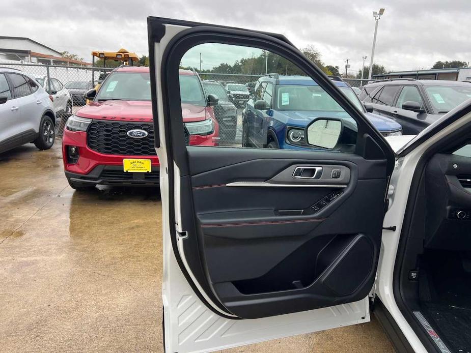 new 2025 Ford Explorer car, priced at $46,940