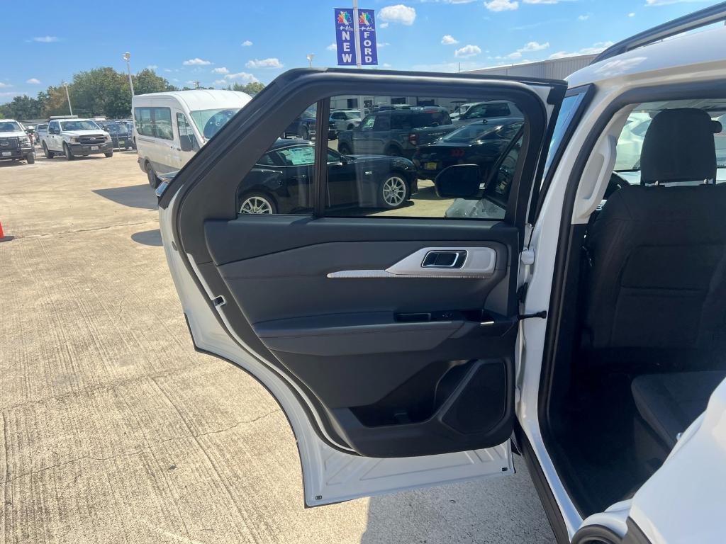 new 2025 Ford Explorer car, priced at $36,040