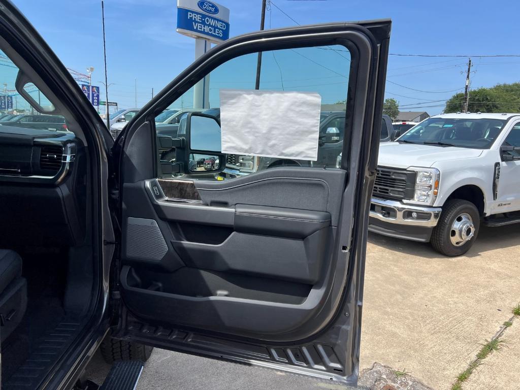 new 2025 Ford F-250 car, priced at $76,470