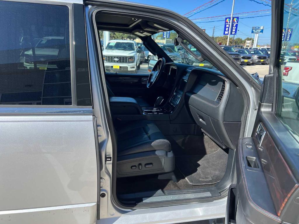 used 2016 Lincoln Navigator car, priced at $29,999