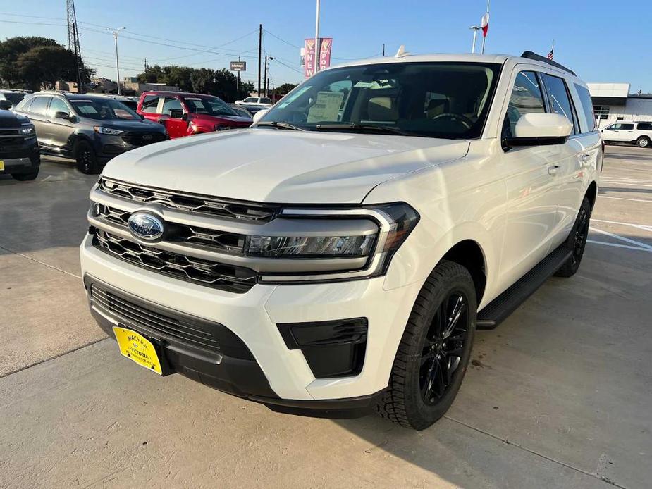 new 2024 Ford Expedition car, priced at $52,690