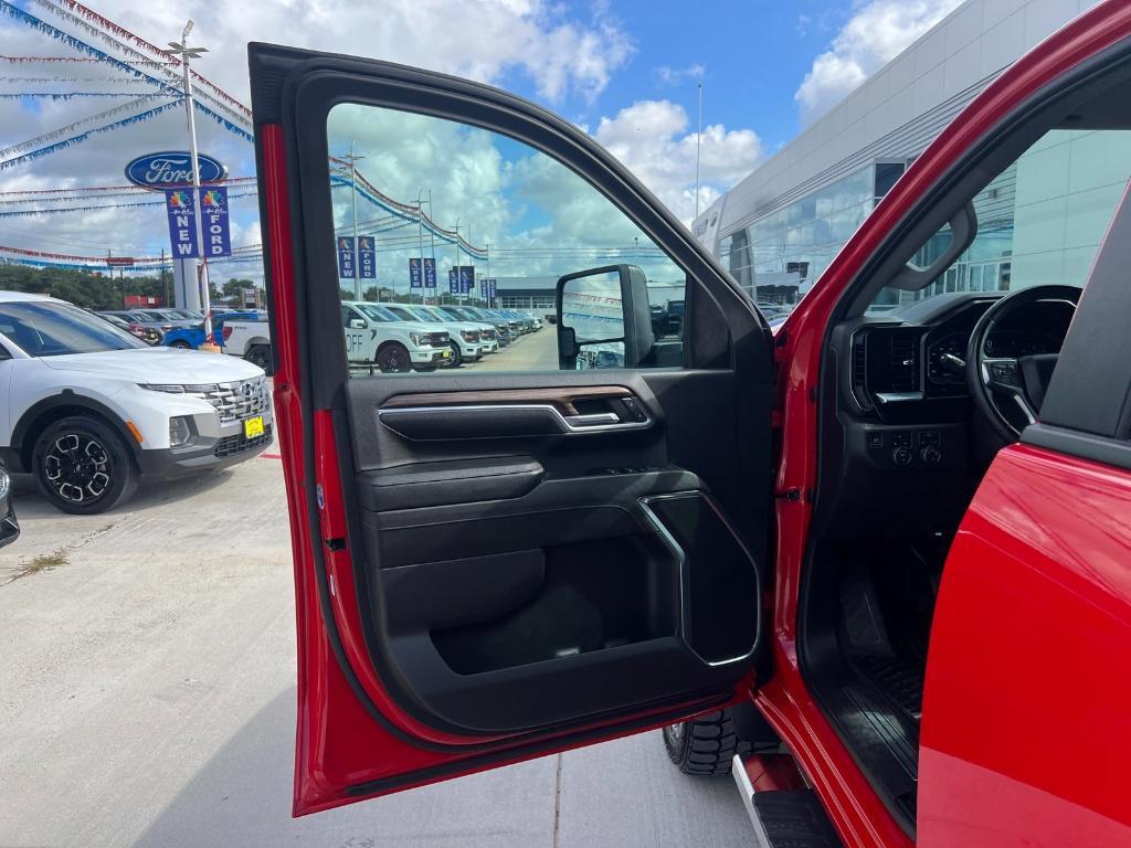 used 2024 Chevrolet Silverado 2500 car, priced at $51,891