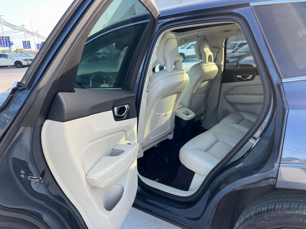 used 2018 Volvo XC60 car, priced at $17,987