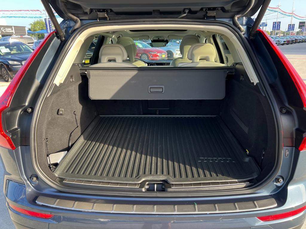 used 2018 Volvo XC60 car, priced at $17,987