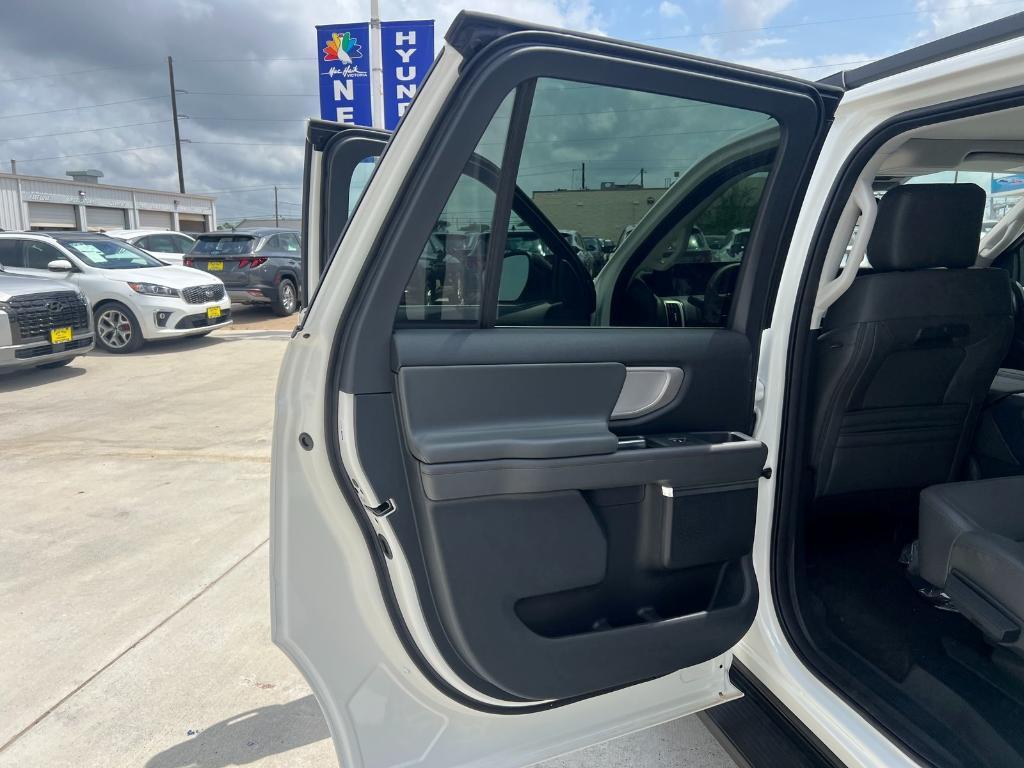 new 2025 Ford Expedition Max car, priced at $72,105