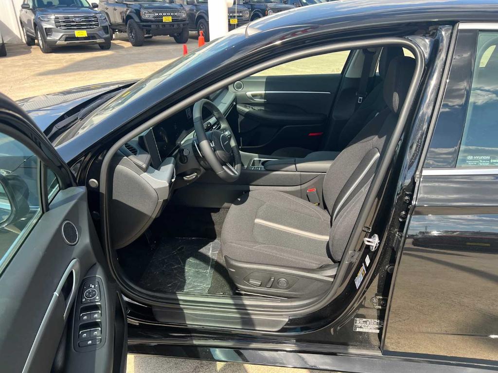 new 2024 Hyundai Sonata Hybrid car, priced at $28,020