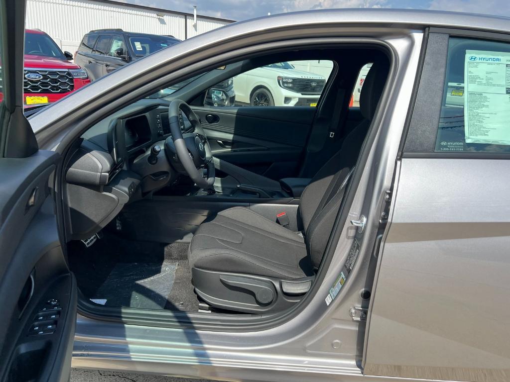 new 2025 Hyundai Elantra car, priced at $24,594
