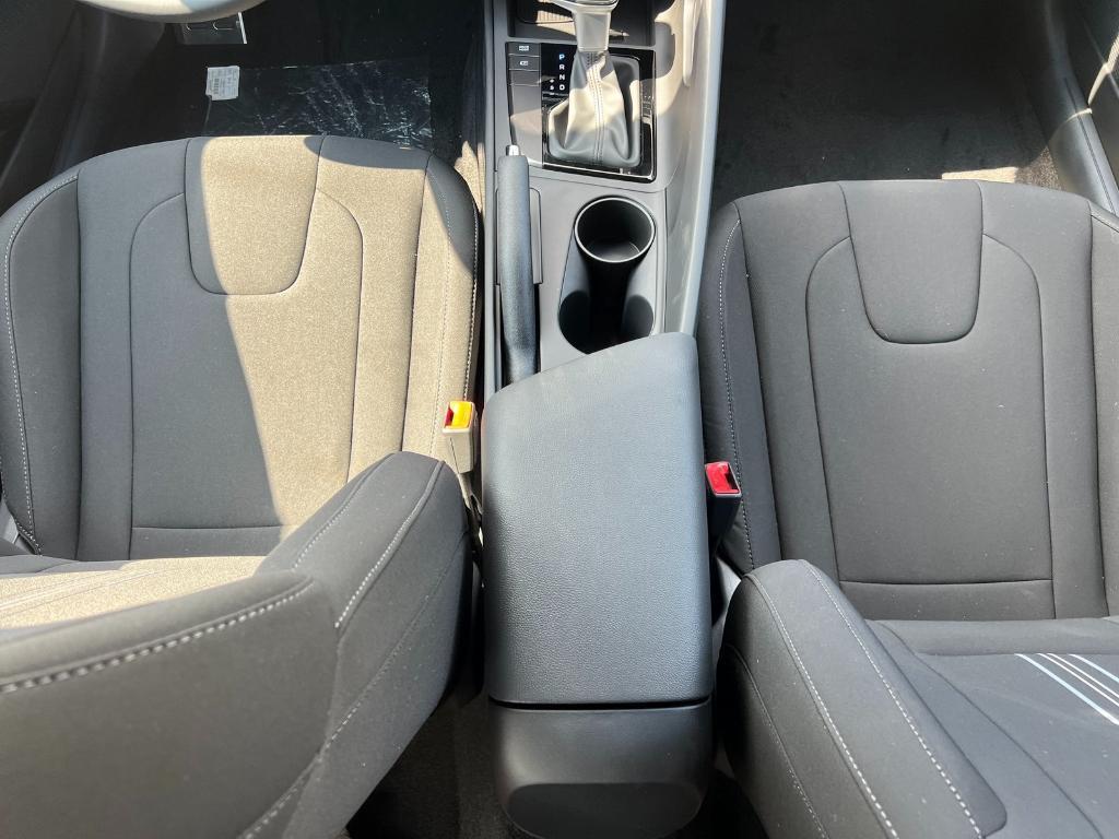 new 2025 Hyundai Elantra car, priced at $24,594