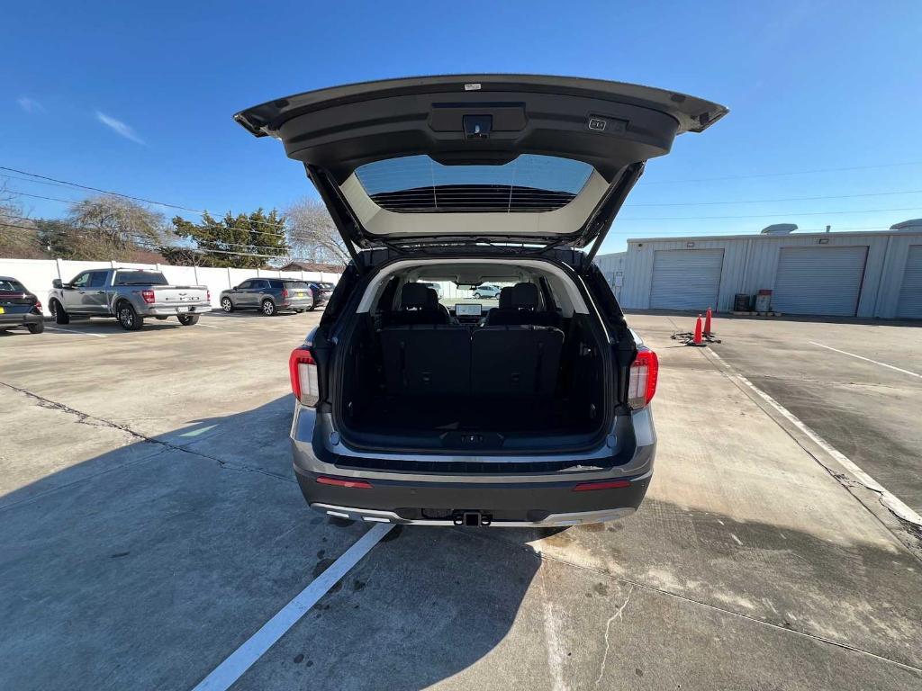 new 2025 Ford Explorer car, priced at $40,310
