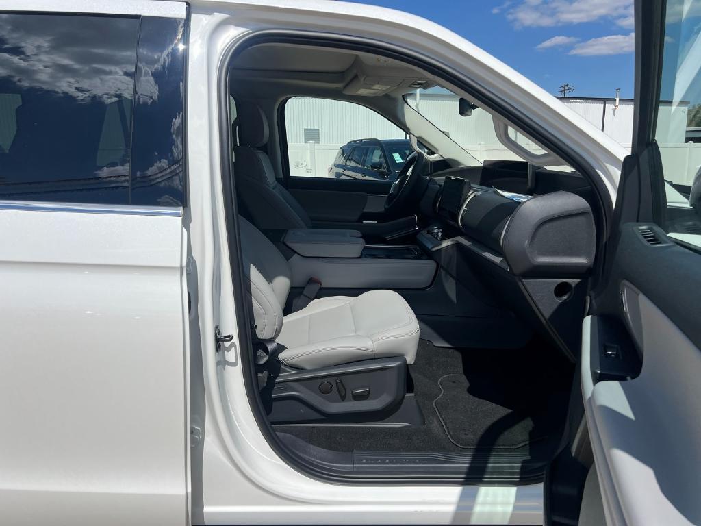 new 2025 Ford Expedition Max car, priced at $73,280