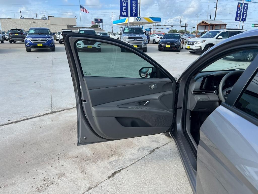 used 2021 Hyundai Elantra car, priced at $15,138