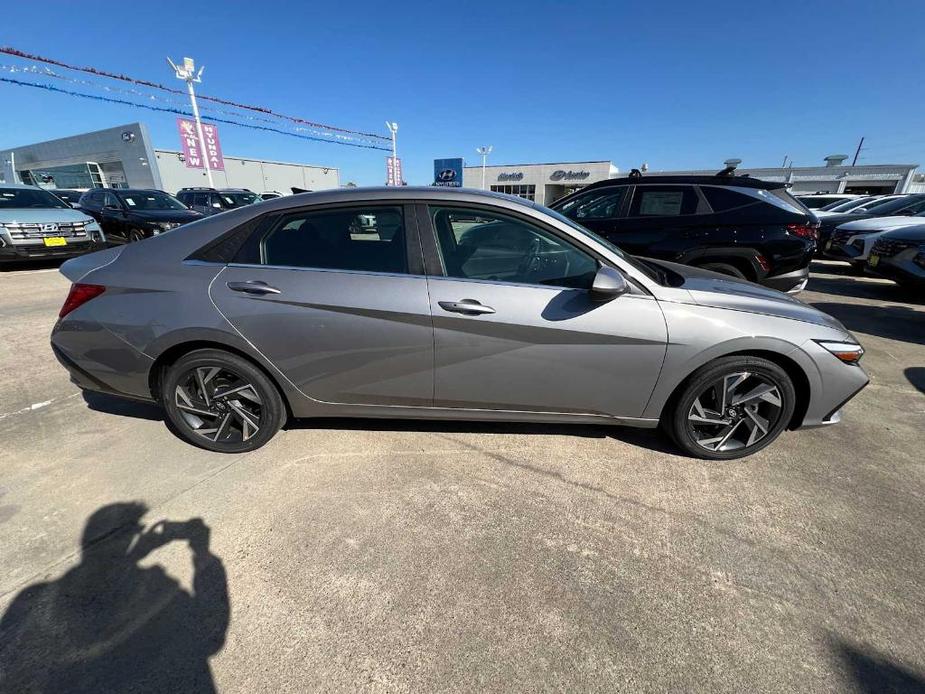 new 2025 Hyundai Elantra car, priced at $27,215