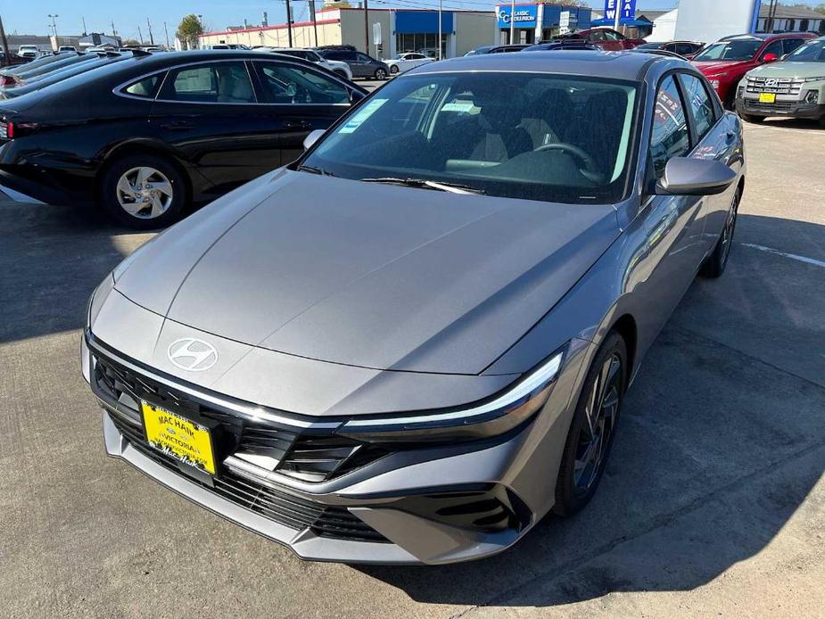 new 2025 Hyundai Elantra car, priced at $27,215