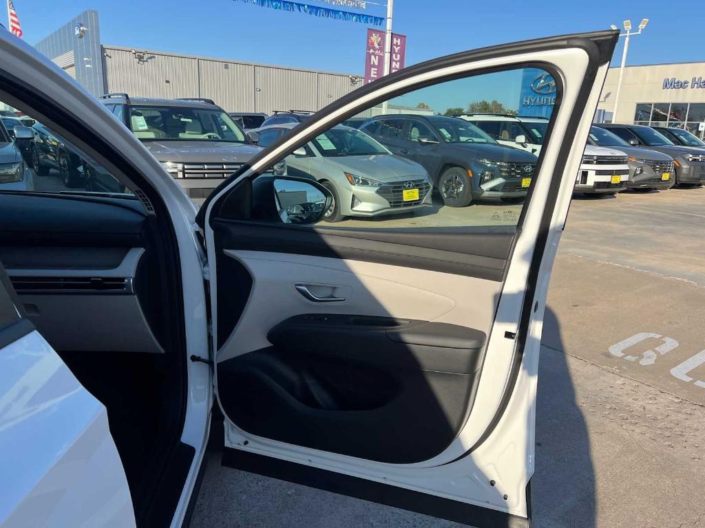 new 2025 Hyundai Tucson car, priced at $30,377