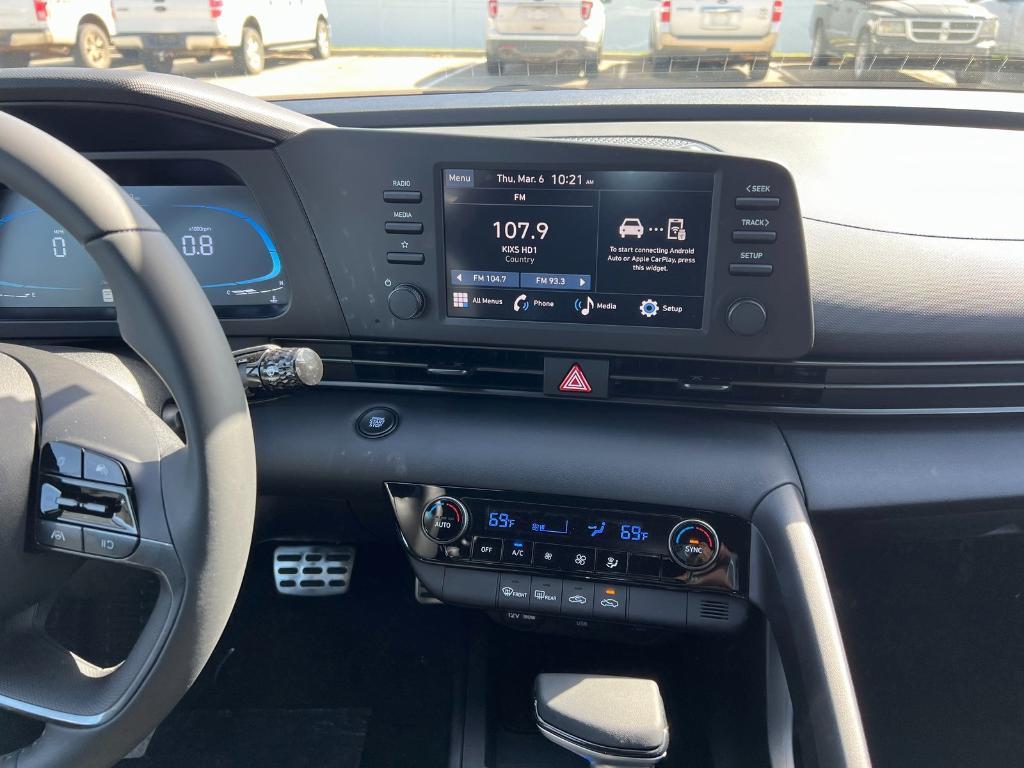new 2025 Hyundai Elantra car, priced at $23,688
