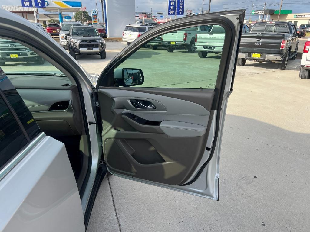 used 2020 Chevrolet Traverse car, priced at $18,646