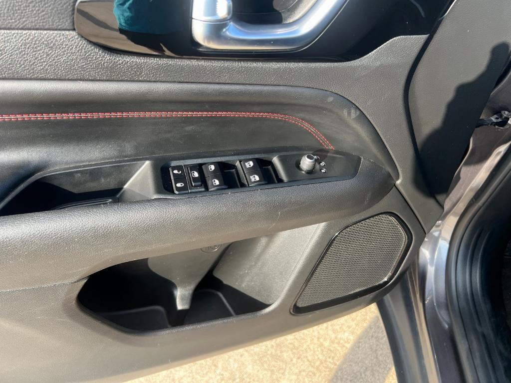 used 2023 Jeep Compass car, priced at $22,987
