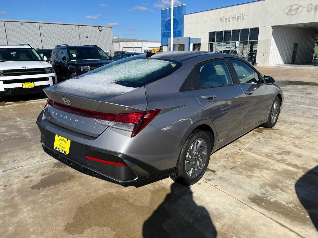 new 2024 Hyundai Elantra car, priced at $25,255