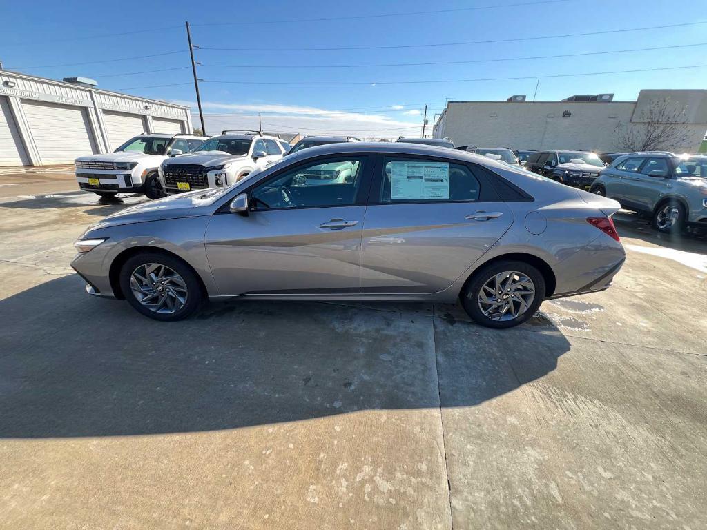 new 2024 Hyundai Elantra car, priced at $25,255