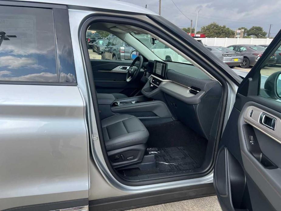 new 2025 Ford Explorer car, priced at $40,710