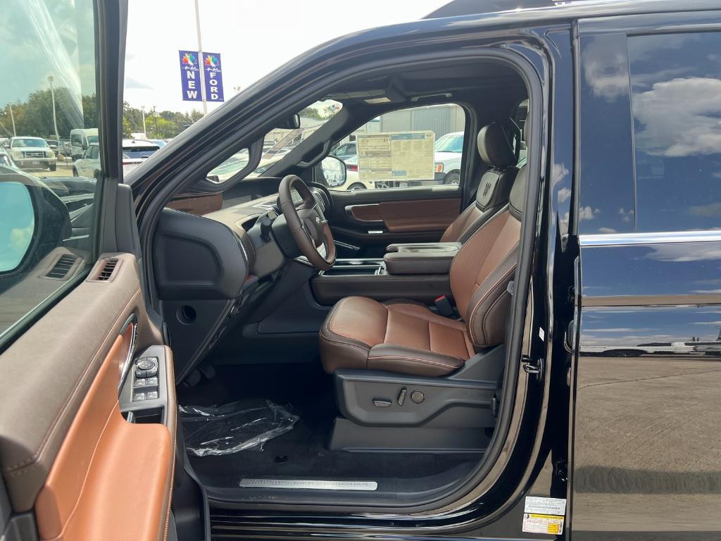 new 2025 Ford Expedition car, priced at $82,170