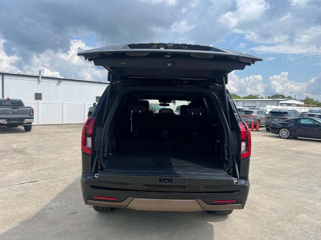 new 2025 Ford Expedition car, priced at $82,170