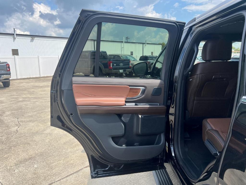 new 2025 Ford Expedition car, priced at $82,170