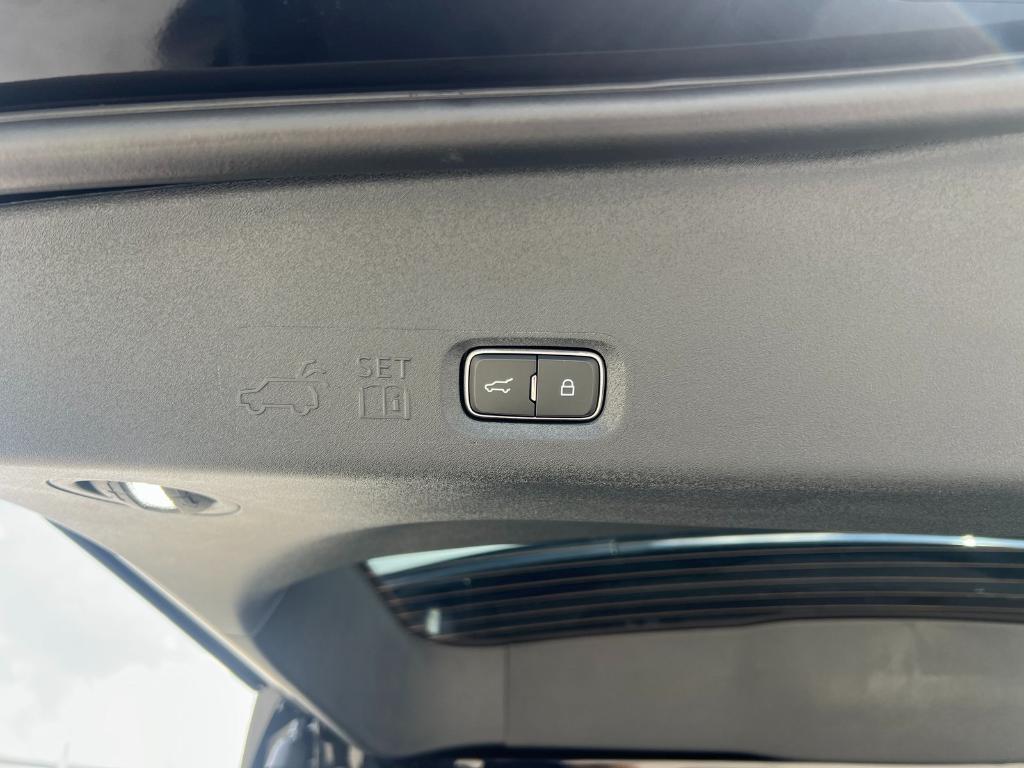 new 2025 Ford Expedition car, priced at $82,170