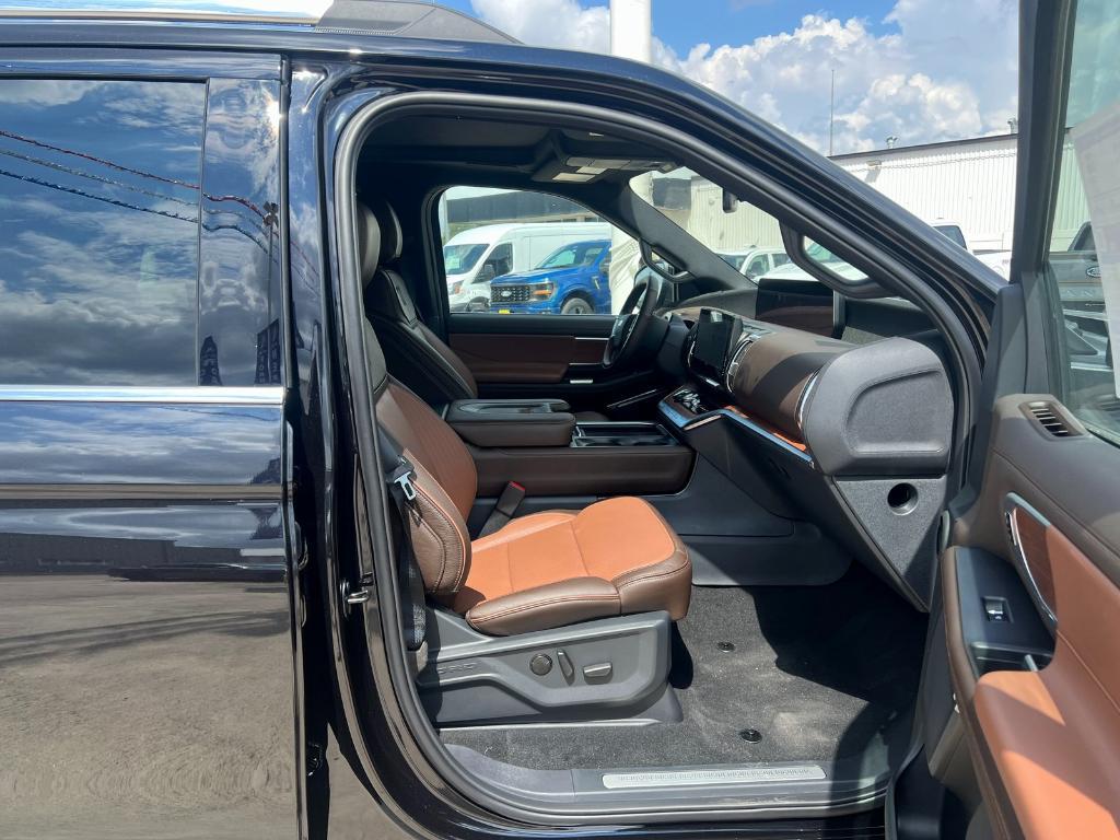 new 2025 Ford Expedition car, priced at $82,170